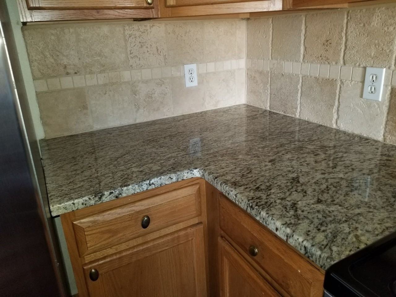 1376 Coolcrest Dr - Photo 4 of 20
