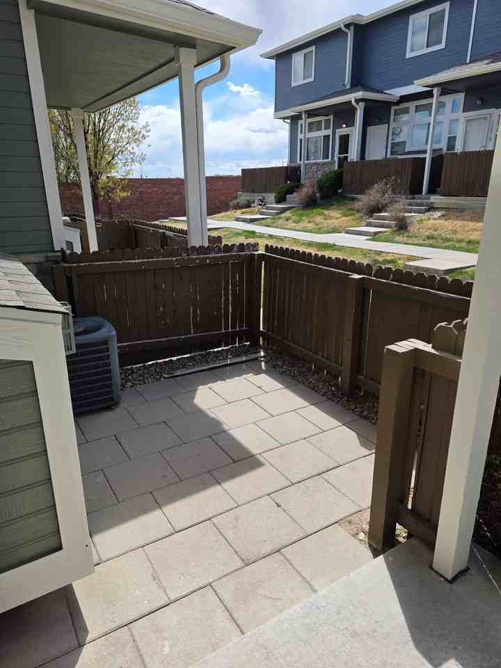 12019 Monaco St - Photo 2 of 24