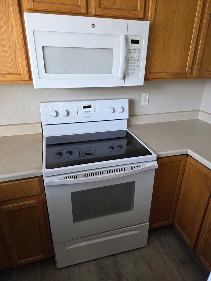 12019 Monaco St - Photo 4 of 24