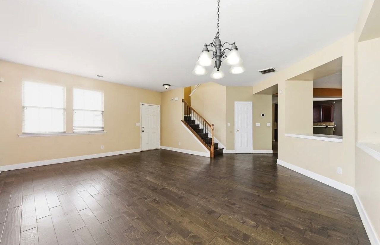 2882 Edgewater St Sw - Photo 3 of 20