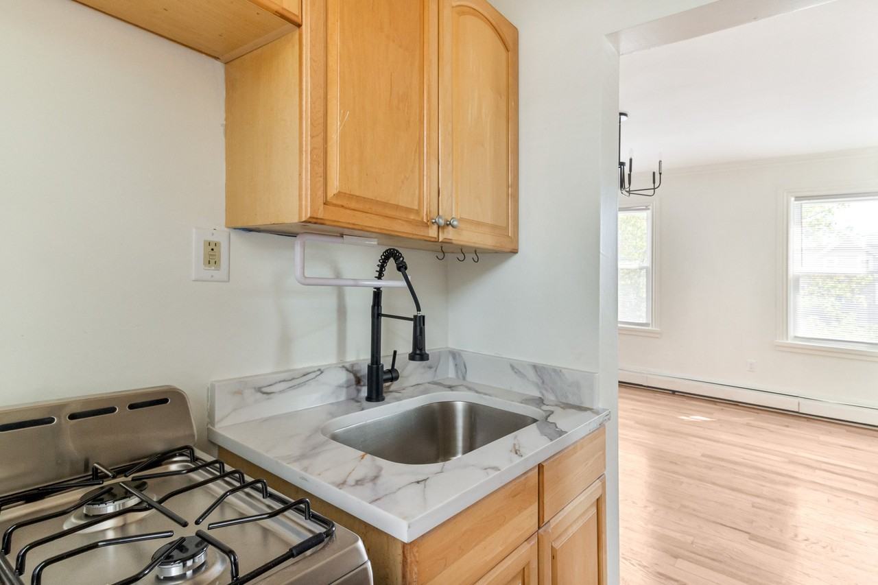 169 Waterman St #6 - Photo 3 of 11