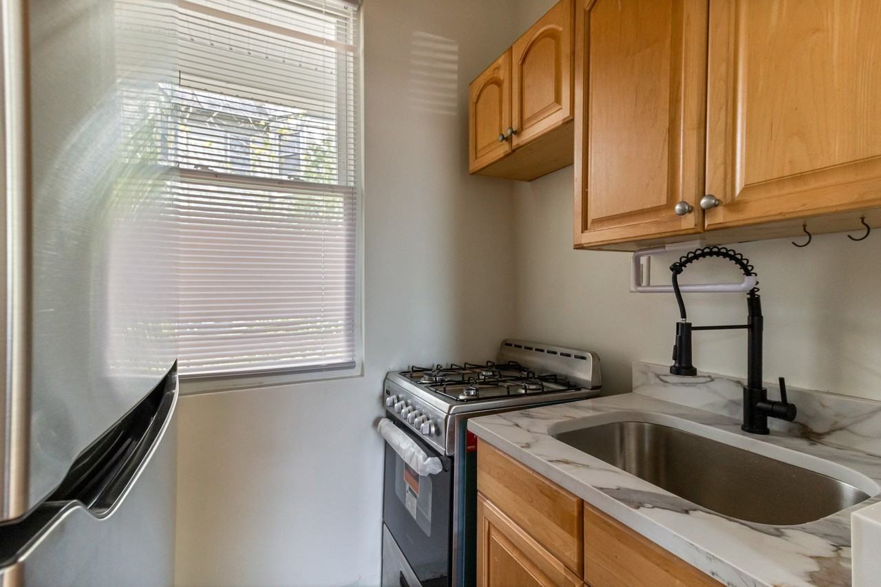 169 Waterman St #6 - Photo 4 of 11