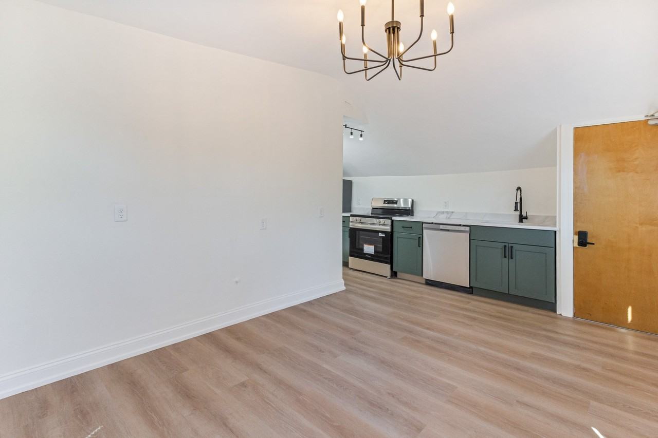 169 Waterman St #7 - Photo 3 of 13