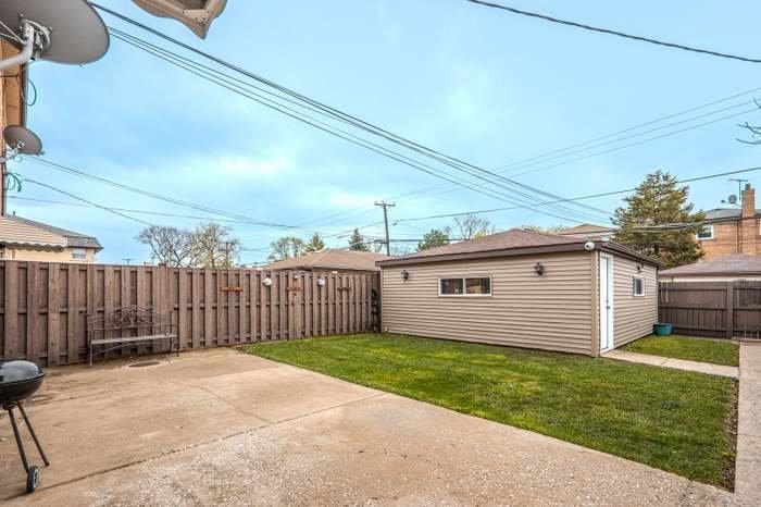 2702 N 74th Ave #2 - Photo 2 of 13