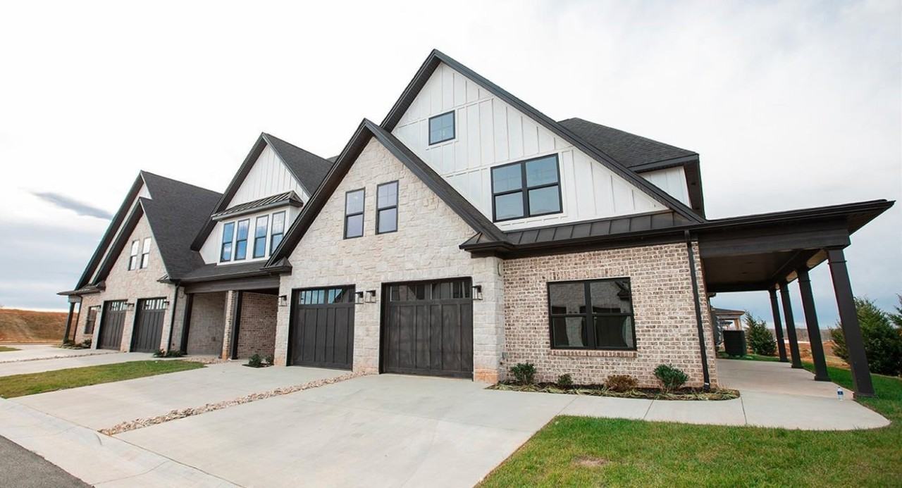 1020 Easton Ct - Photo 2 of 2