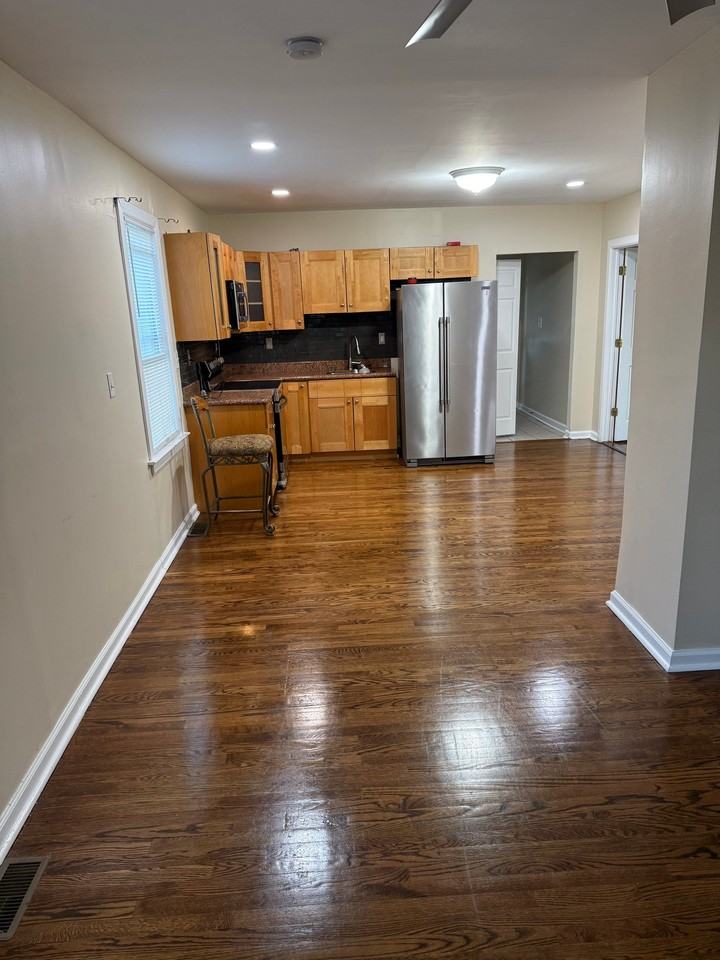 225 Columbus Ave #1stFL - Photo 4 of 10