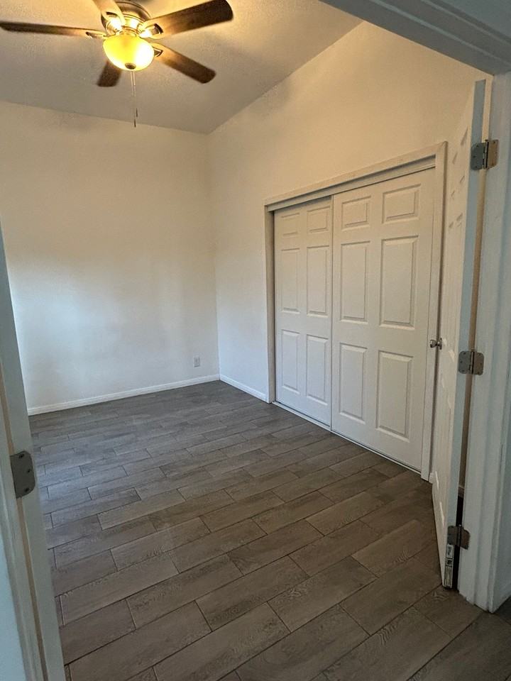 123 E Main St #B - Photo 3 of 5