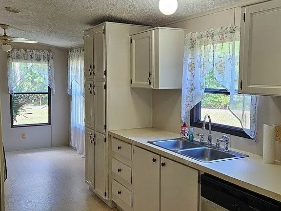 3366 Shoreland Dr - Photo 6 of 9