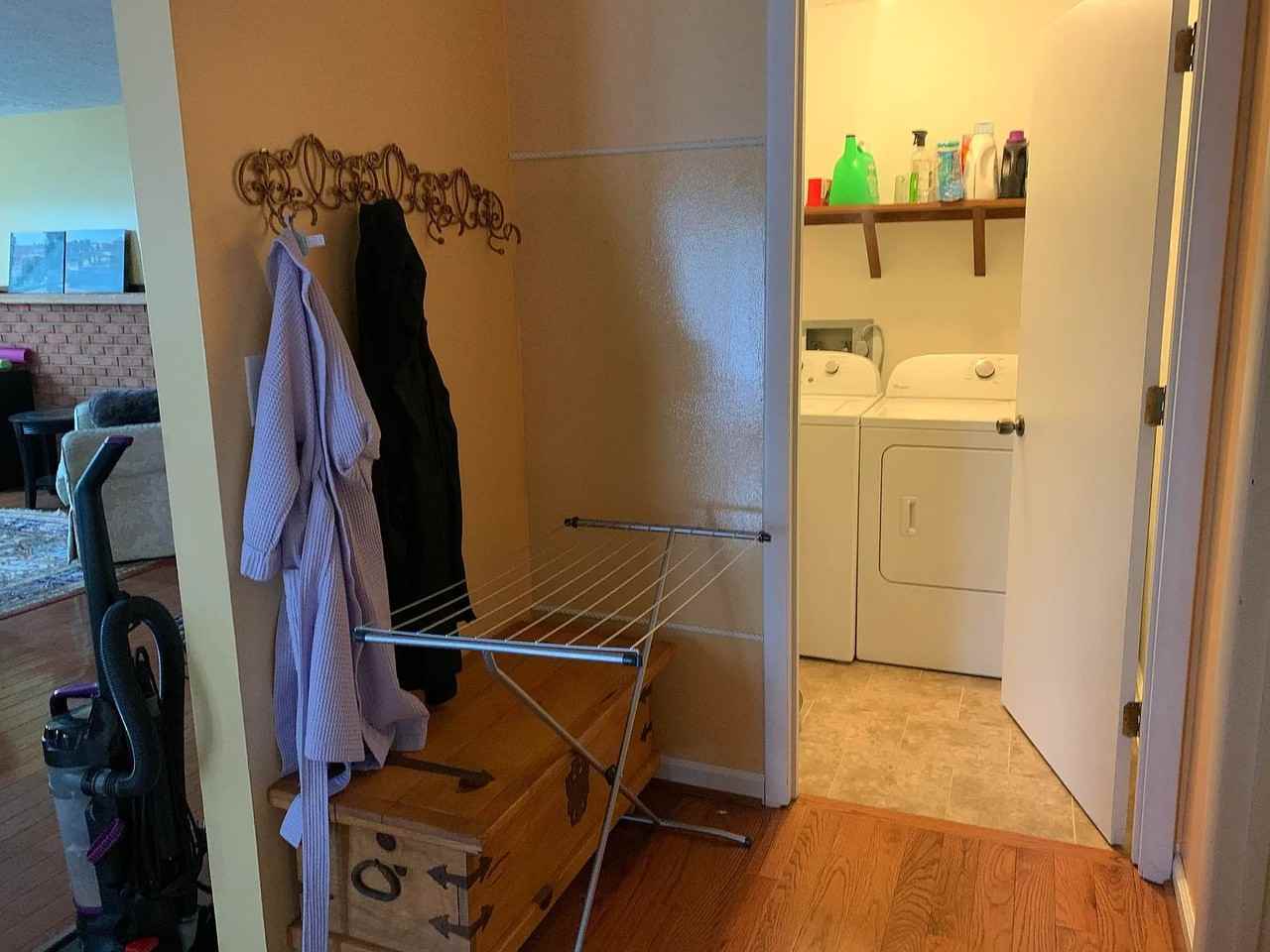 102 Laurel Ct - Photo 2 of 8