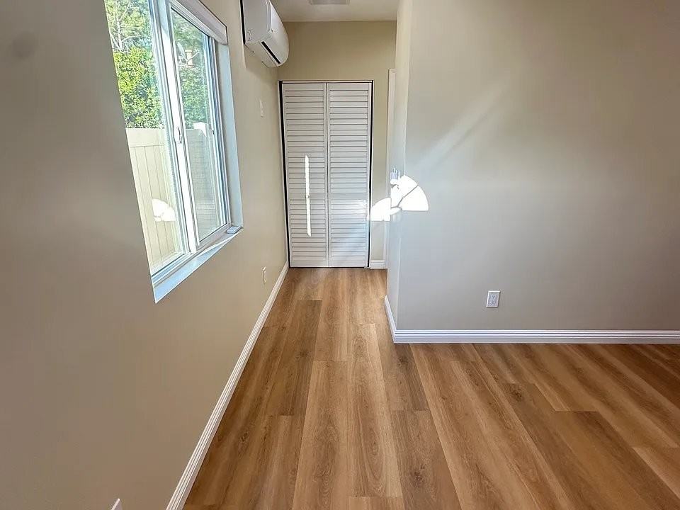 10644 1/2 Pinewood Ave - Photo 5 of 11