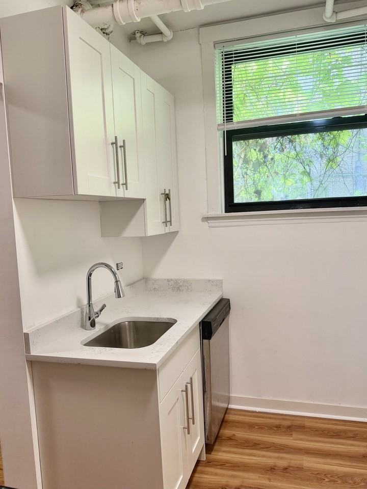1350 W Hood Ave #G - Photo 3 of 15
