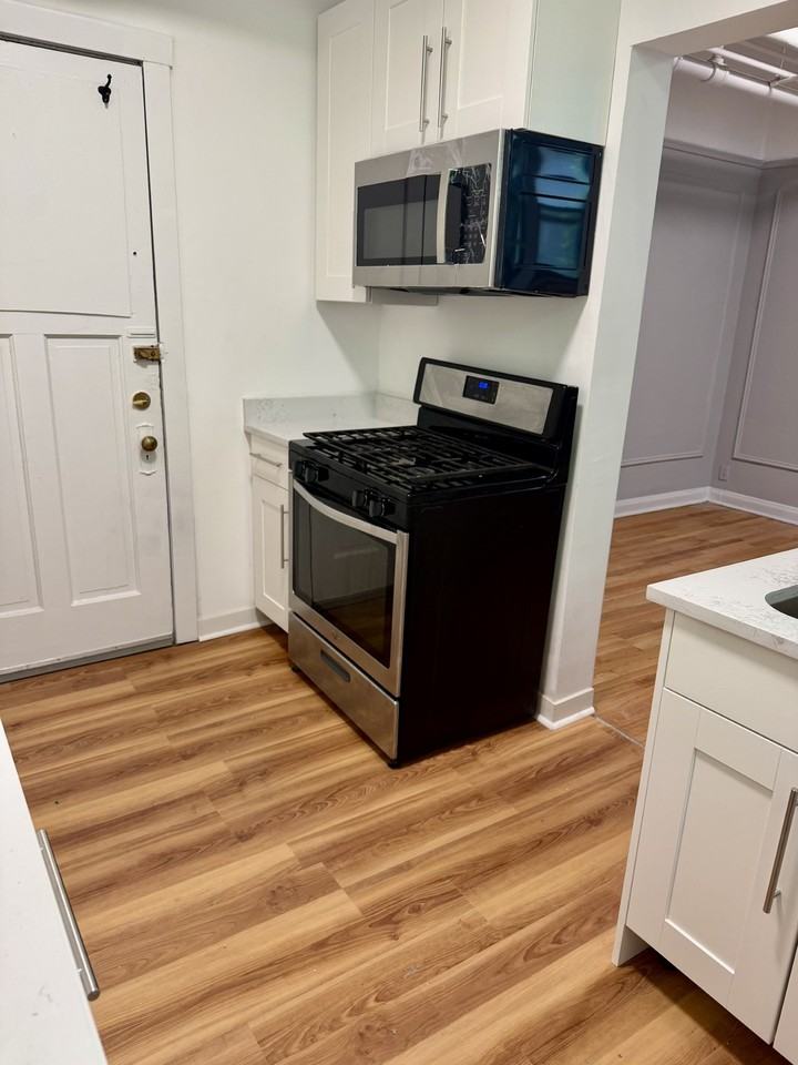 1350 W Hood Ave #G - Photo 4 of 15