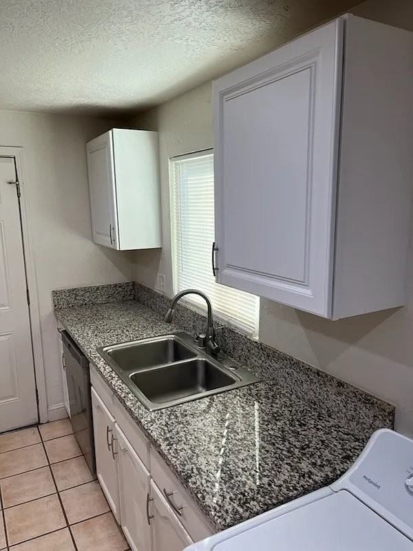 2118 E Sussex Way - Photo 6 of 7