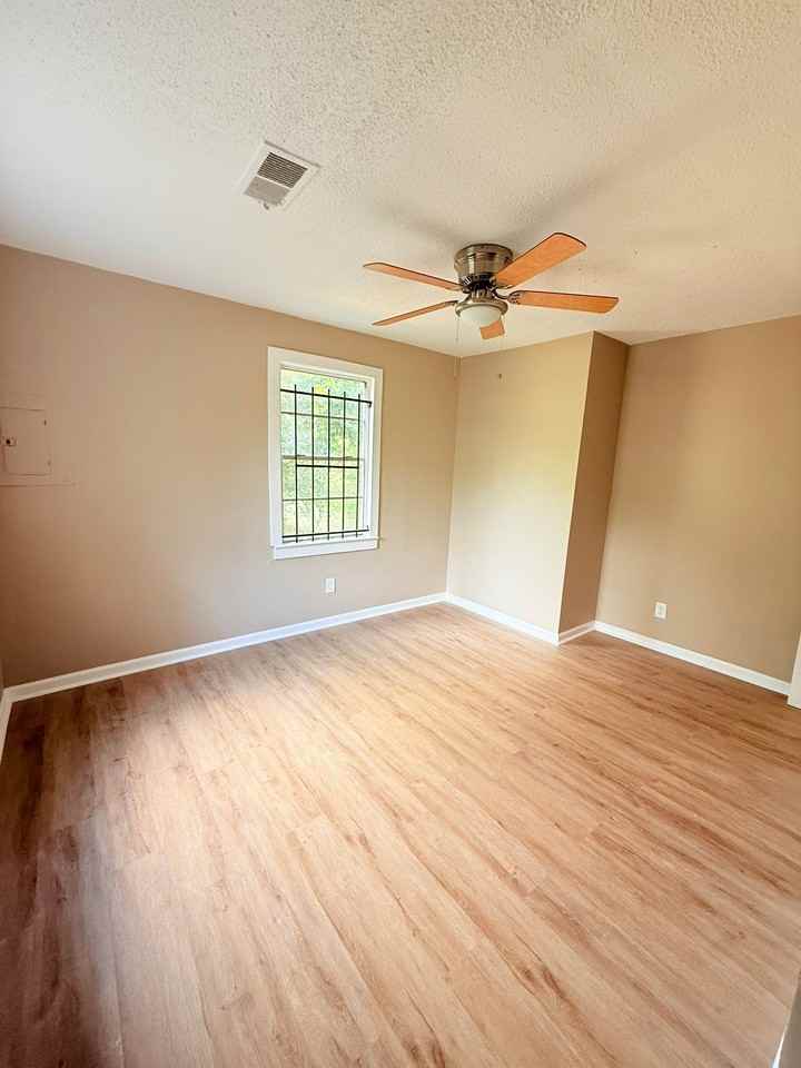 931 Calvin Rd - Photo 5 of 15