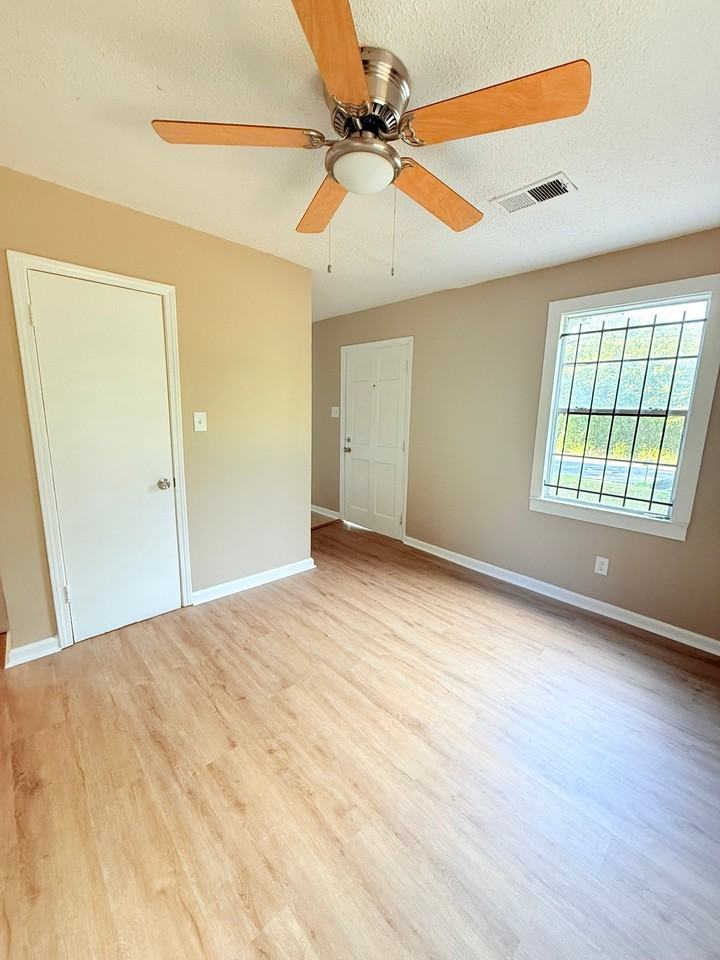 931 Calvin Rd - Photo 6 of 15