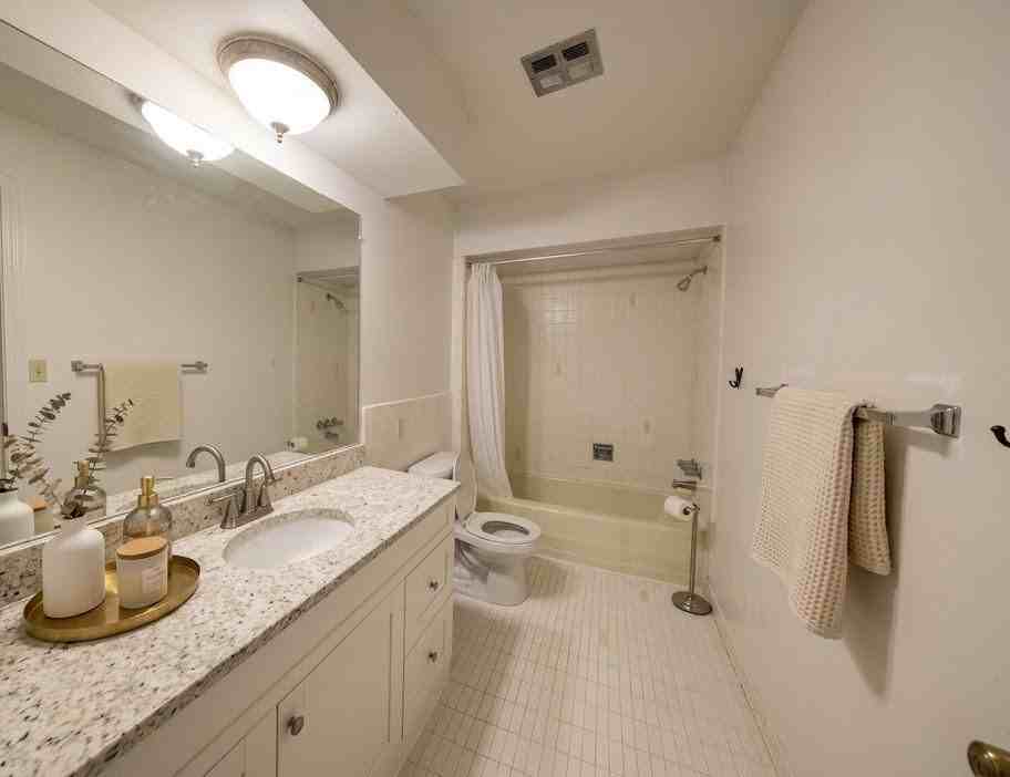 42522 Woodward Ave - Photo 5 of 10