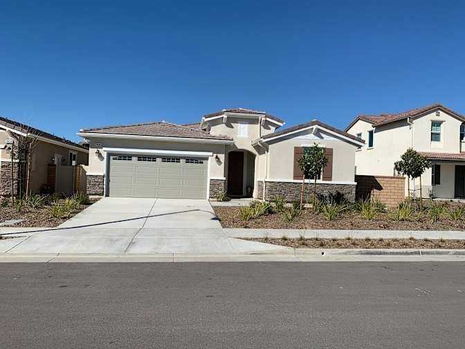 24648 Blue Feather Cir - Photo 2 of 6