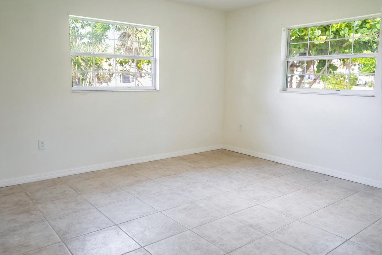 1796 Florence Ave - Photo 4 of 17