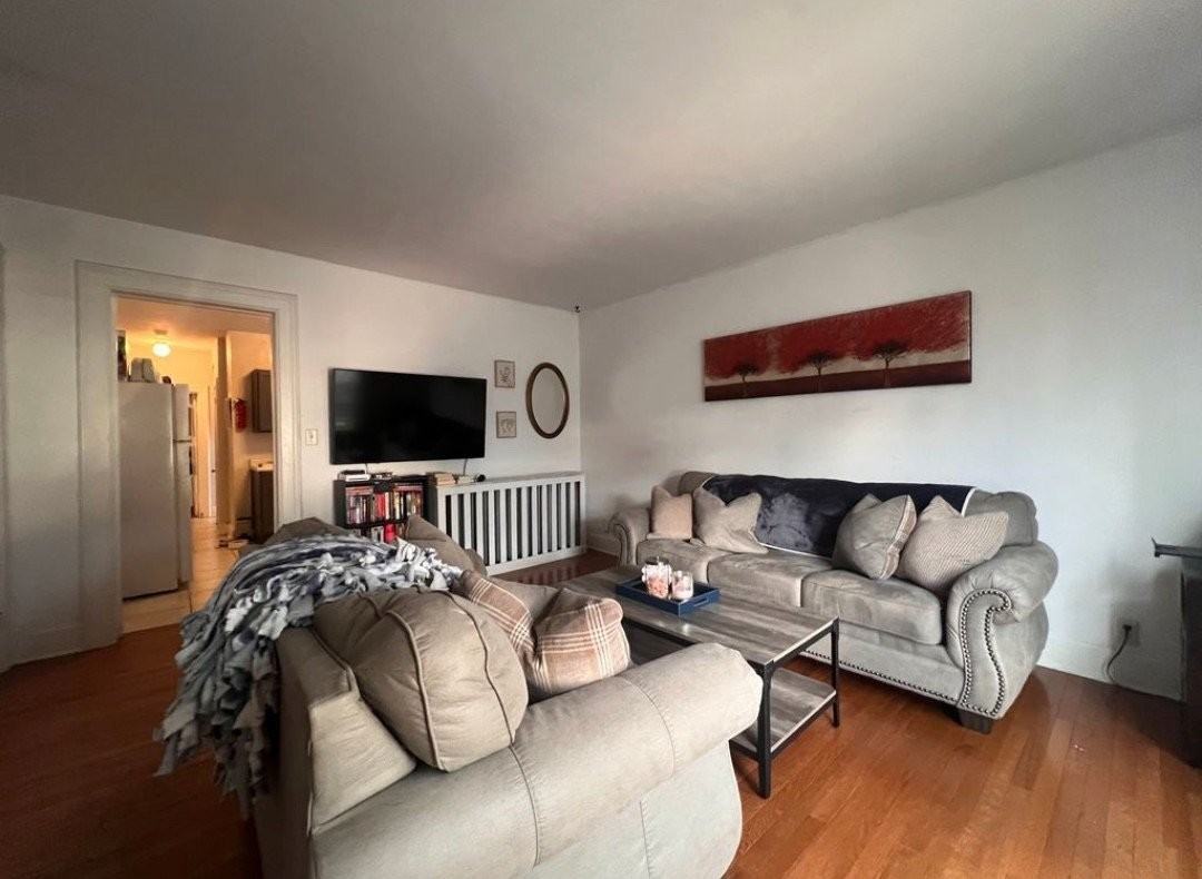 1529 N Van Buren St #B - Photo 2 of 8