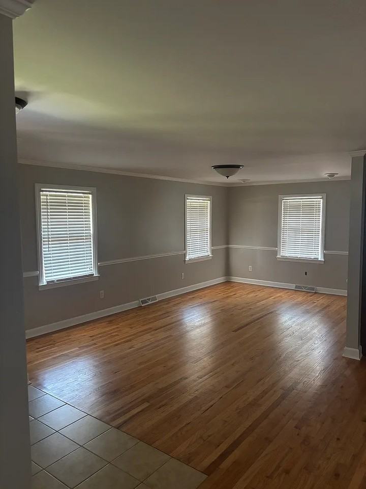 102 E C St - Photo 3 of 7