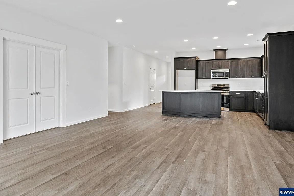 9288 Hope Ave Ne - Photo 3 of 15