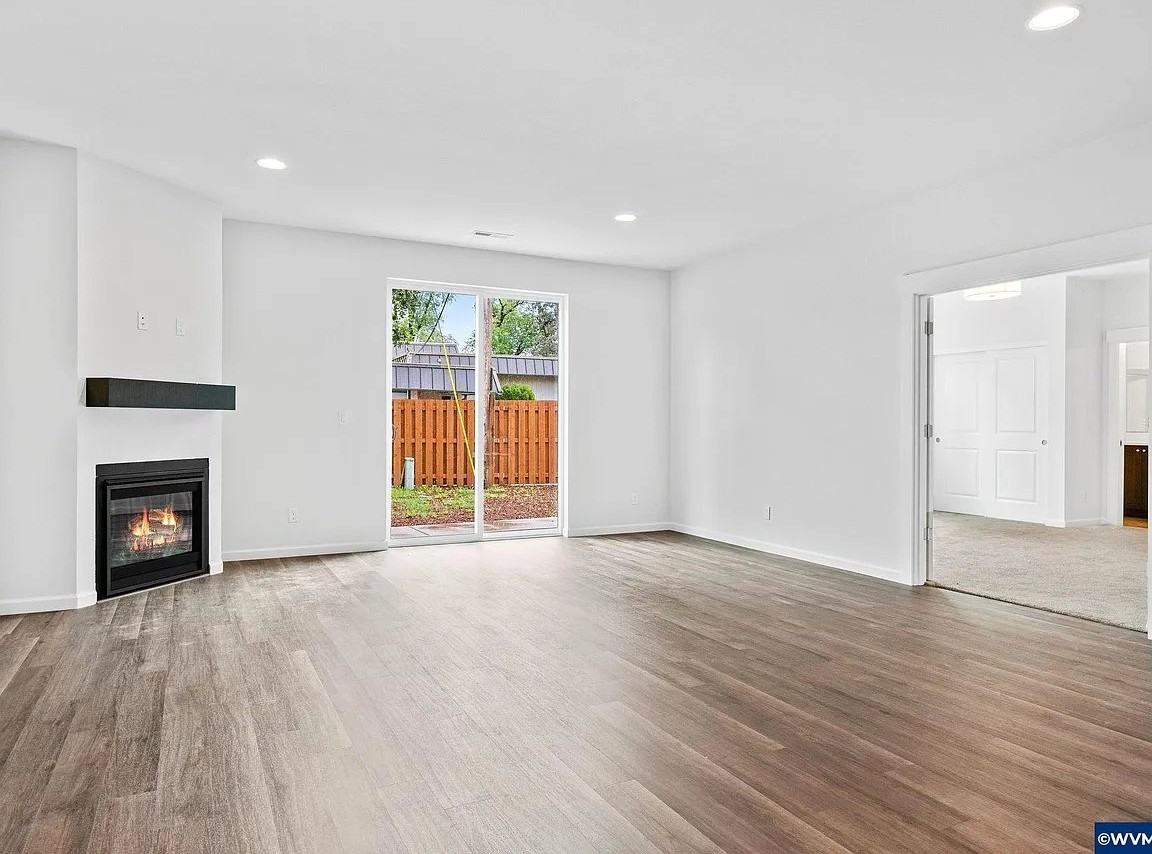9288 Hope Ave Ne - Photo 5 of 15