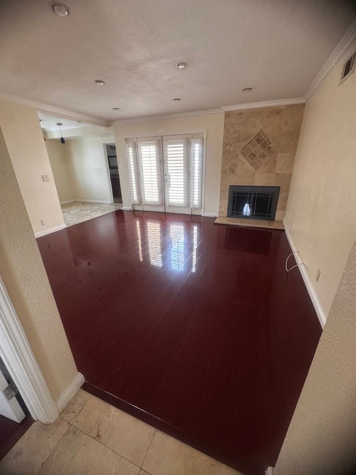 5582 Rochelle Ave - Photo 3 of 20