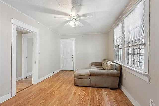 7533 Willow St - Photo 3 of 10