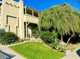 featured image of 2113 Clark Ln #1