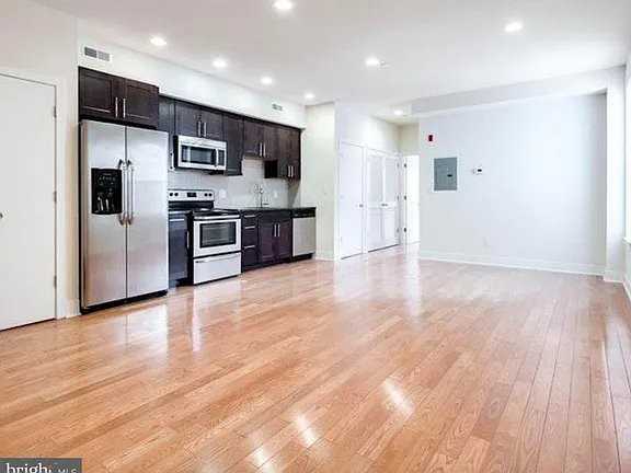 328 N 40th St #2 - Photo 2 of 12