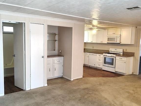 148 N Palomar Ave - Photo 3 of 12