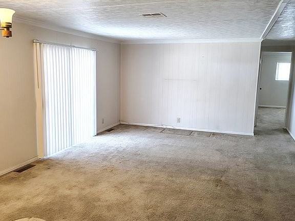 148 N Palomar Ave - Photo 5 of 12