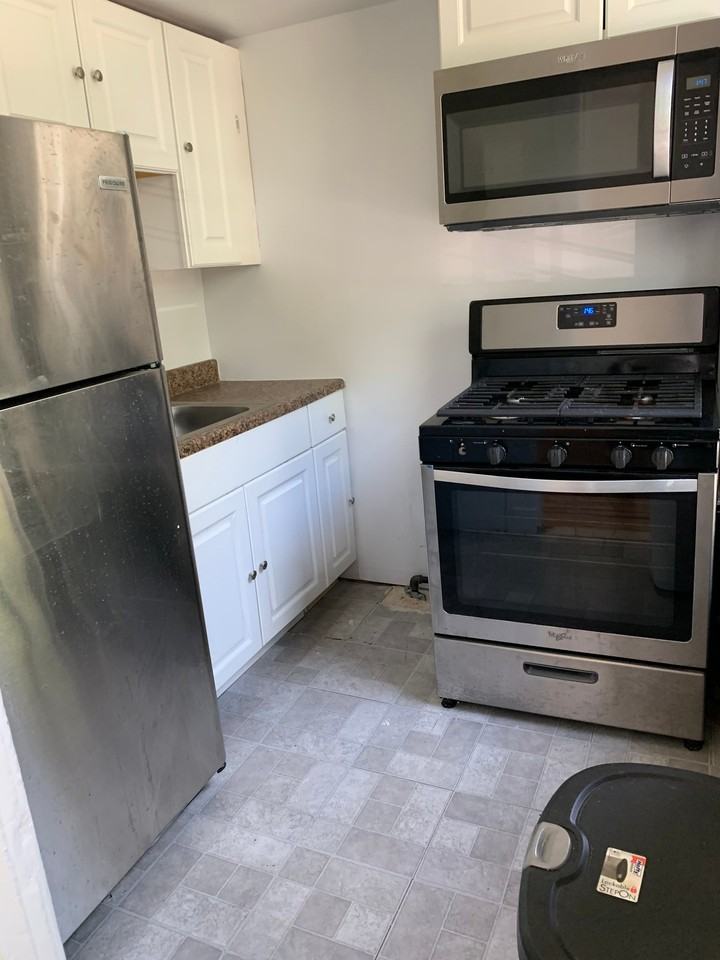 366 E 28th St #2A - Photo 5 of 6