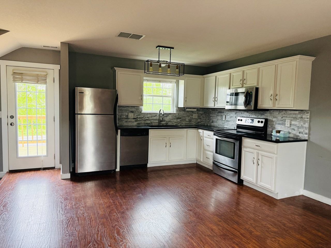 1733 Sw 32nd Ln - Photo 2 of 14