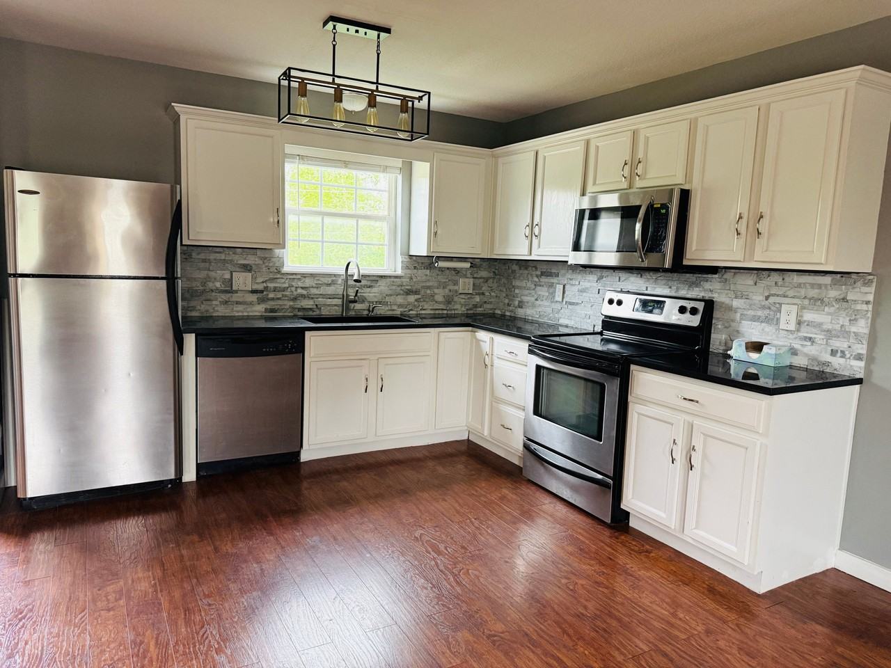 1733 Sw 32nd Ln - Photo 3 of 14