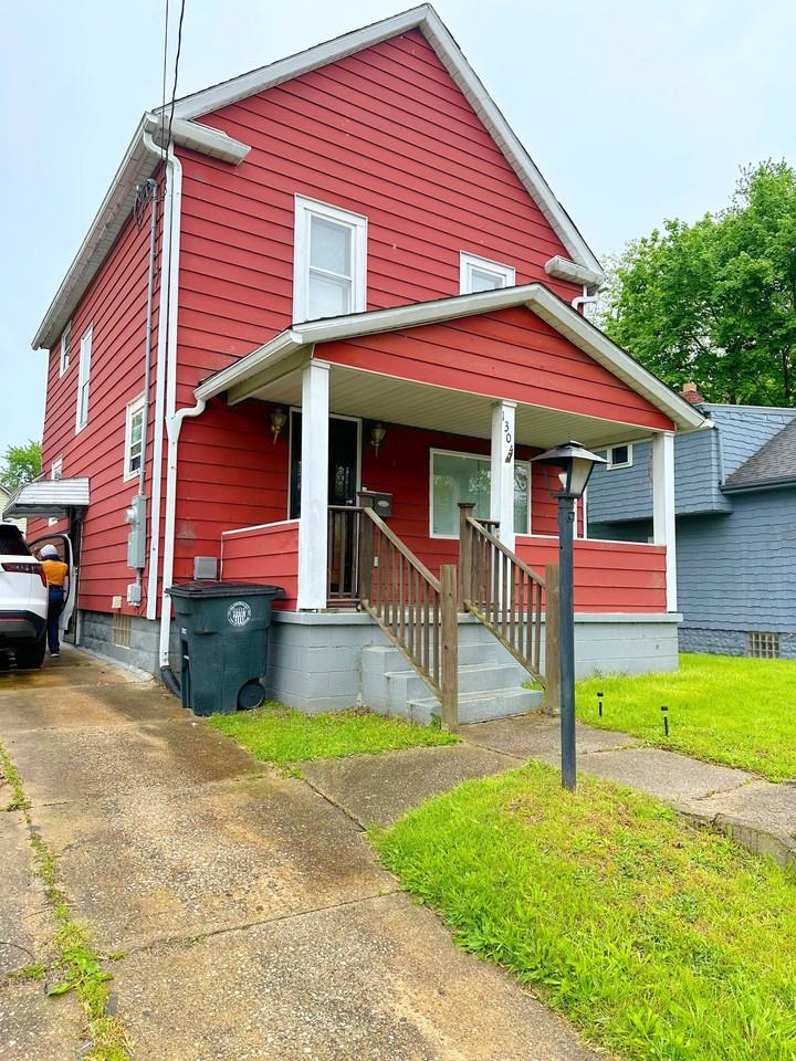 1304 Kellogg Ave