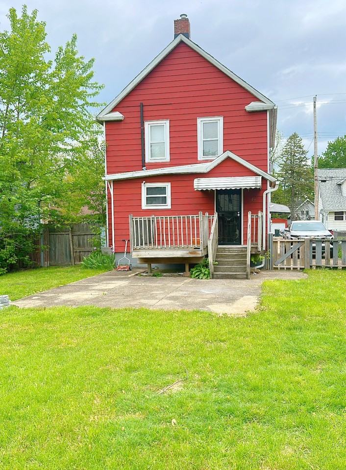 1304 Kellogg Ave - Photo 4 of 14