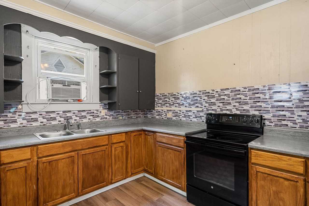 902 Pickens St - Photo 6 of 20