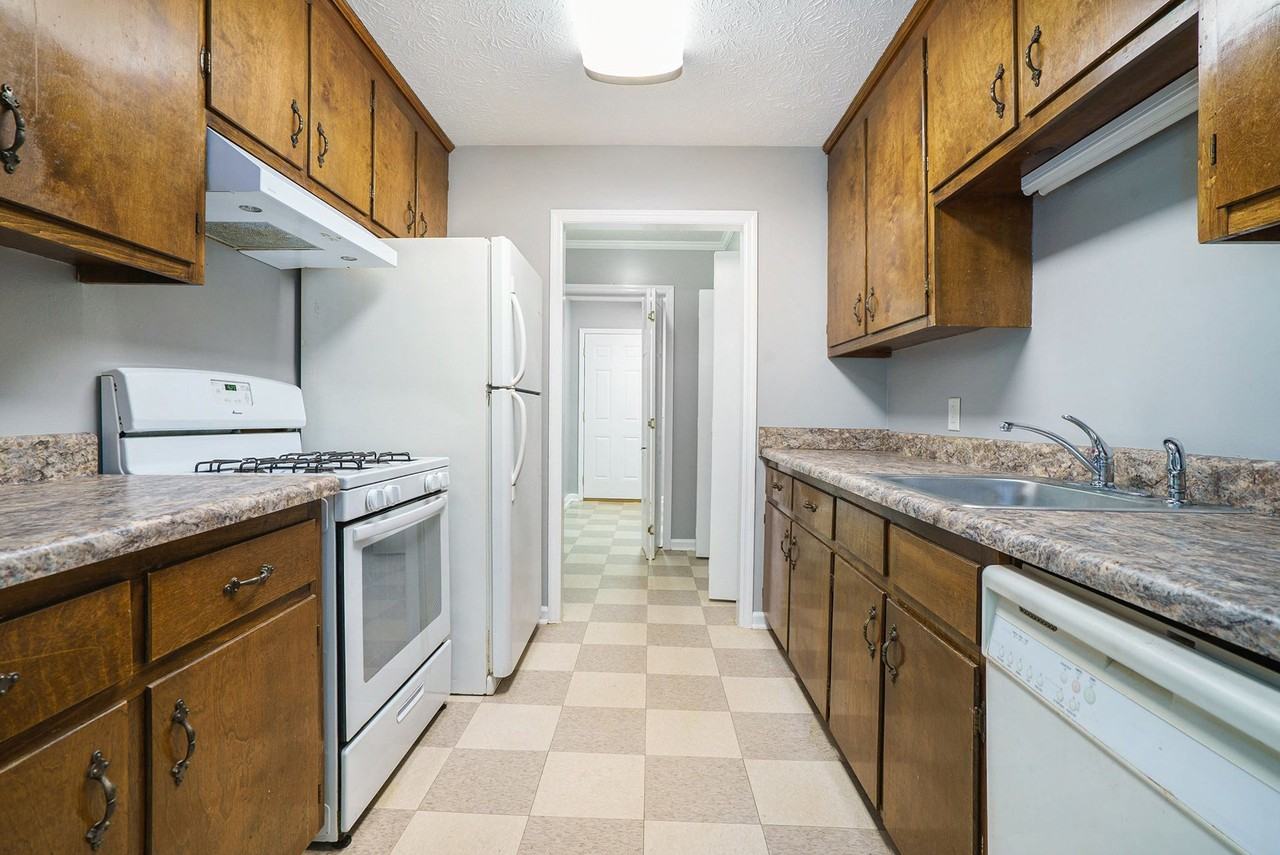 104 Oak Park Ct - Photo 4 of 36