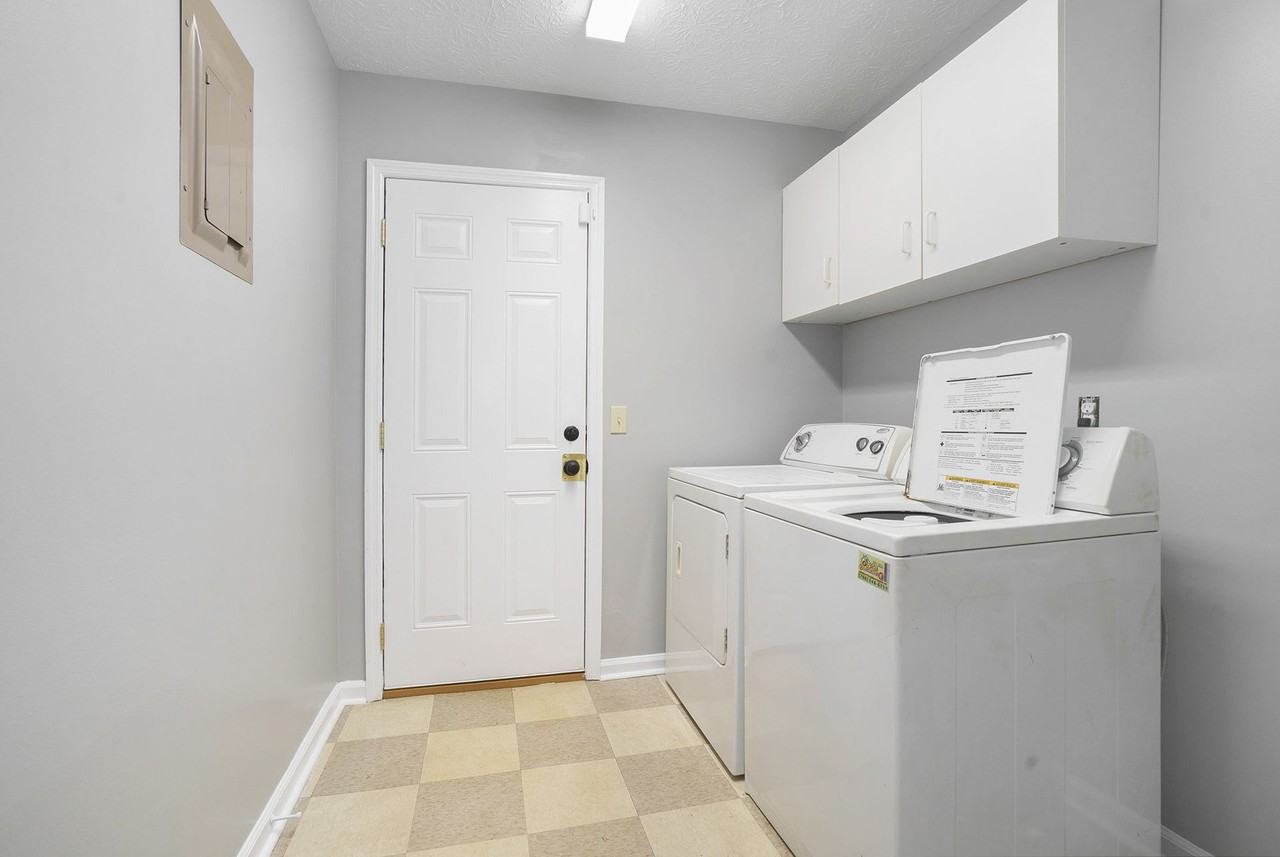 104 Oak Park Ct - Photo 5 of 36