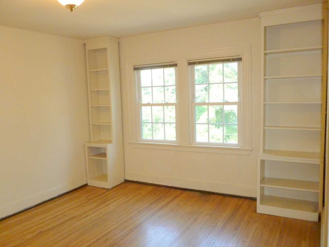 Raleigh Court - Photo 2 of 8