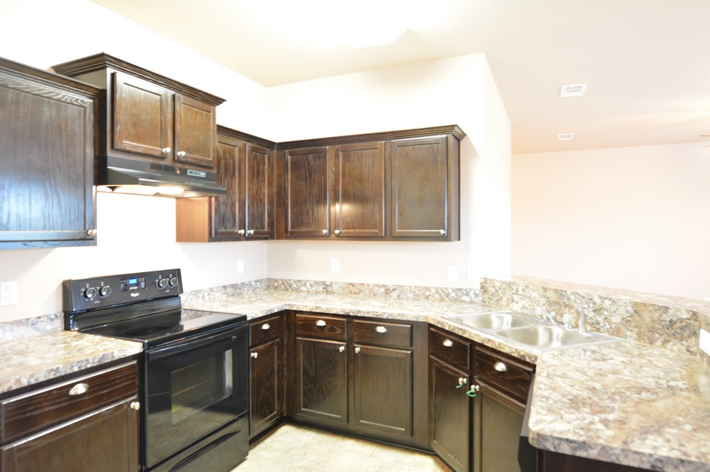 2103 Jefferson Ct S #NA - Photo 4 of 22
