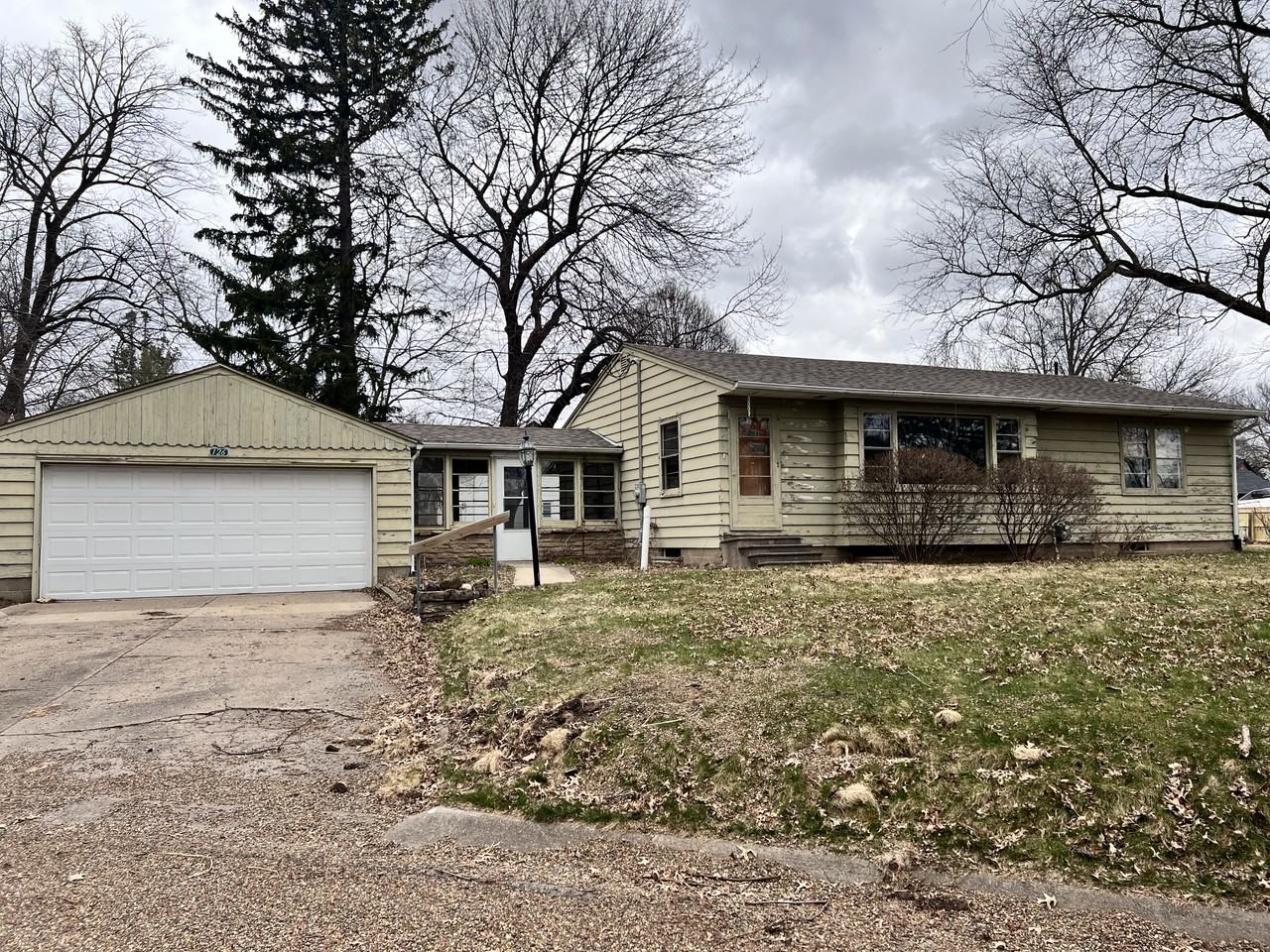 126 Hillcrest Dr #NA - Photo 2 of 3