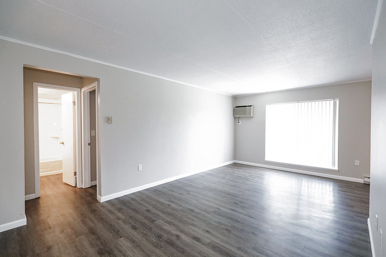 3 Dorchester Dr #301 - Photo 3 of 10