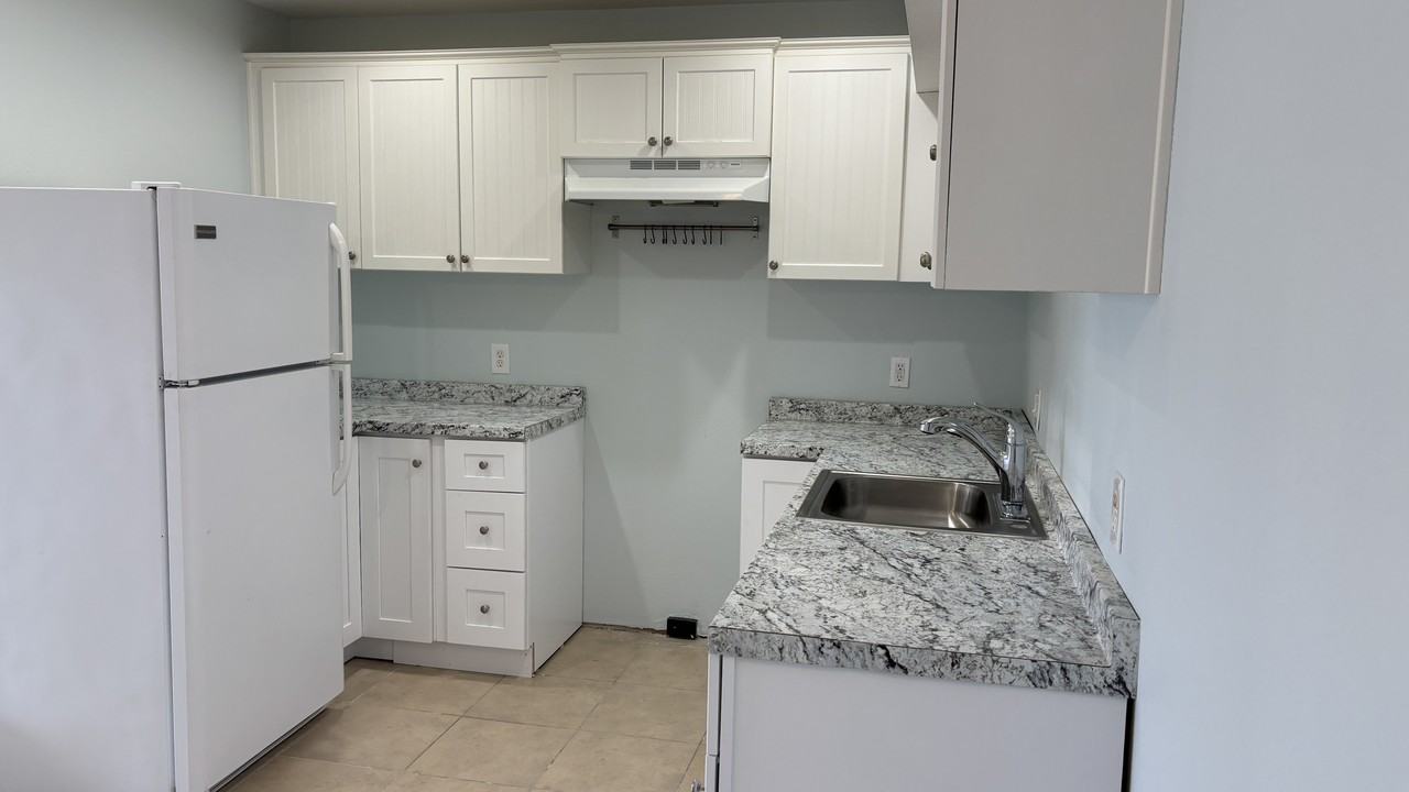7225 Boca Ciega Dr #8 - Photo 4 of 24
