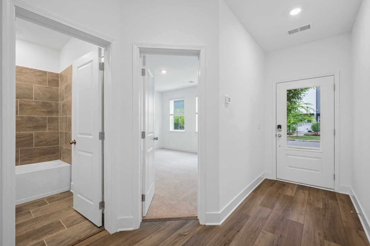 3227 Aberdeen Row - Photo 4 of 43