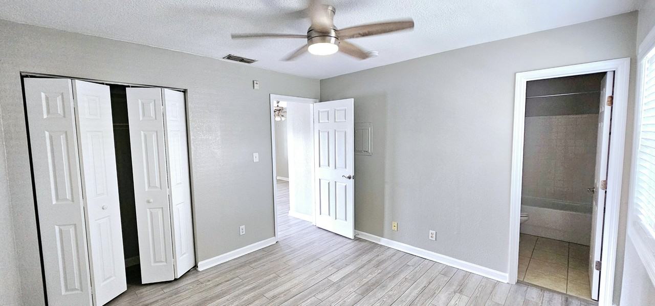 184 Pompano Dr Se #D - Photo 7 of 37