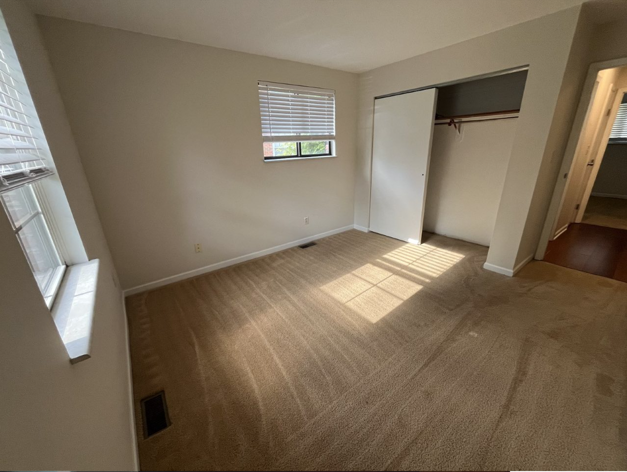 308 S Mechanic St #308 - Photo 4 of 6