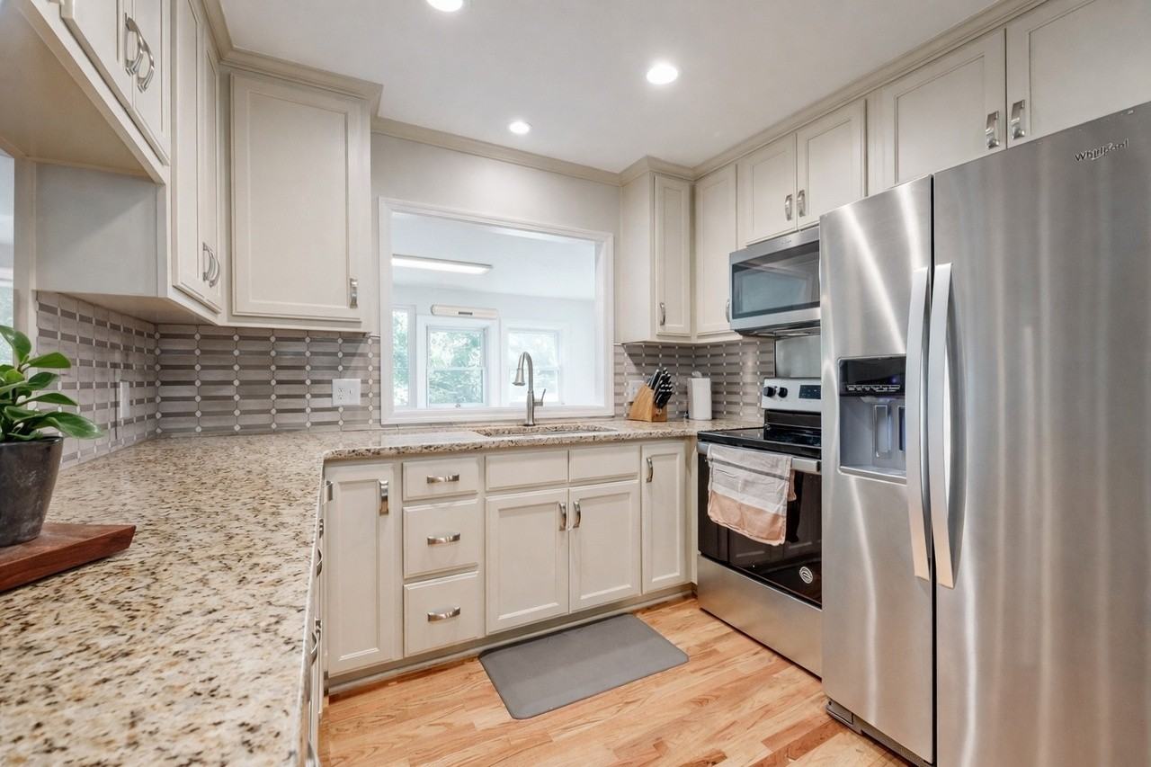 6705 Fleetwood Dr #NA - Photo 4 of 12