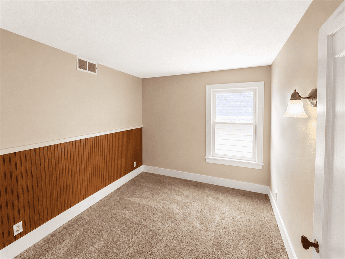 578 Dearborn Ave #2 - Photo 6 of 10